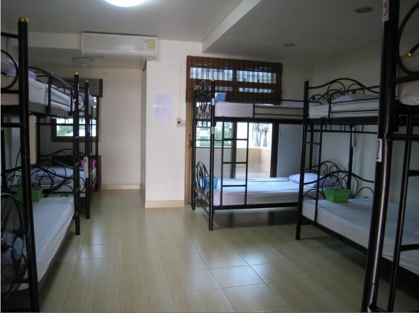 The Twins Hostel Bangkok Exterior photo
