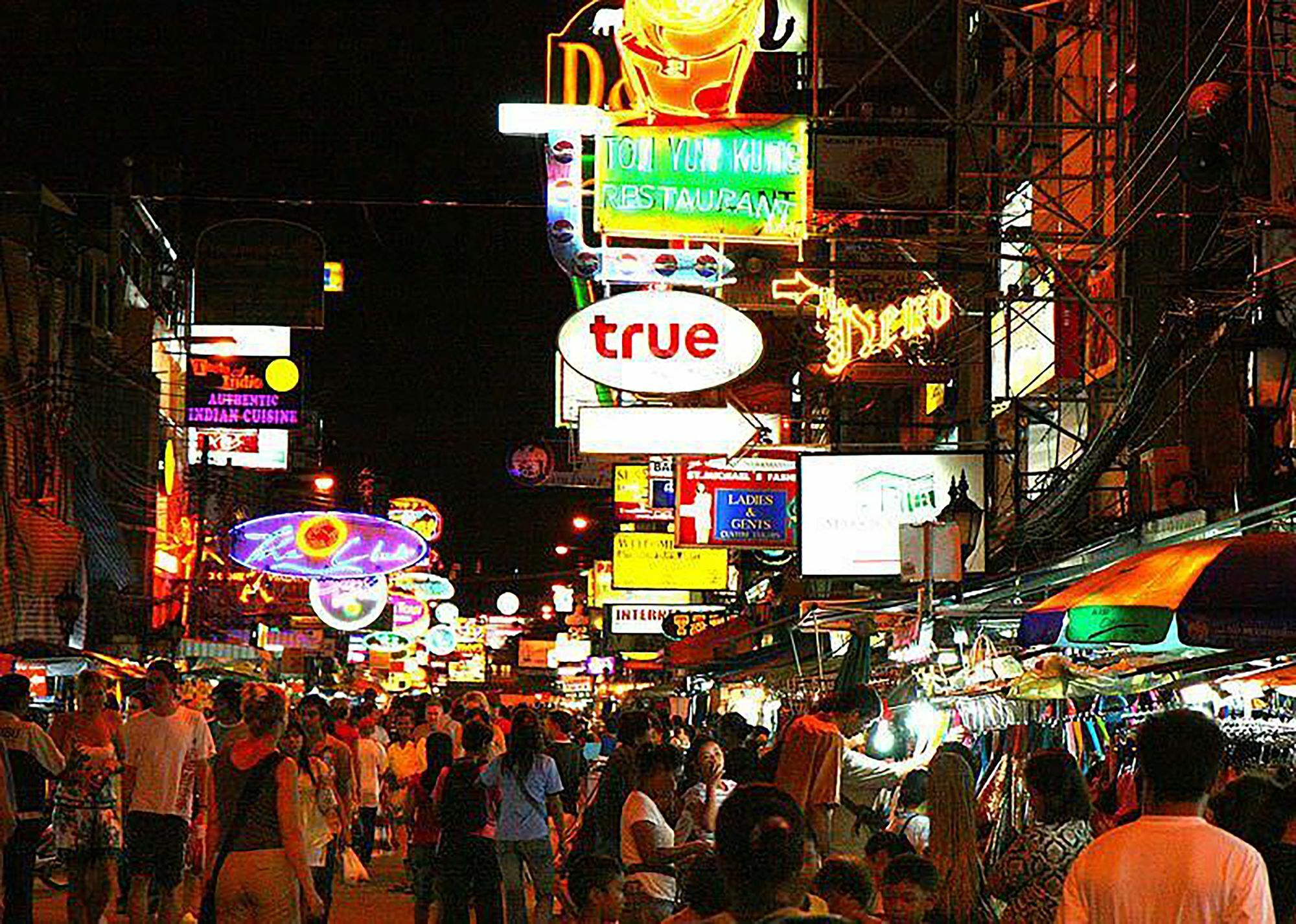 The Twins Hostel Bangkok Exterior photo